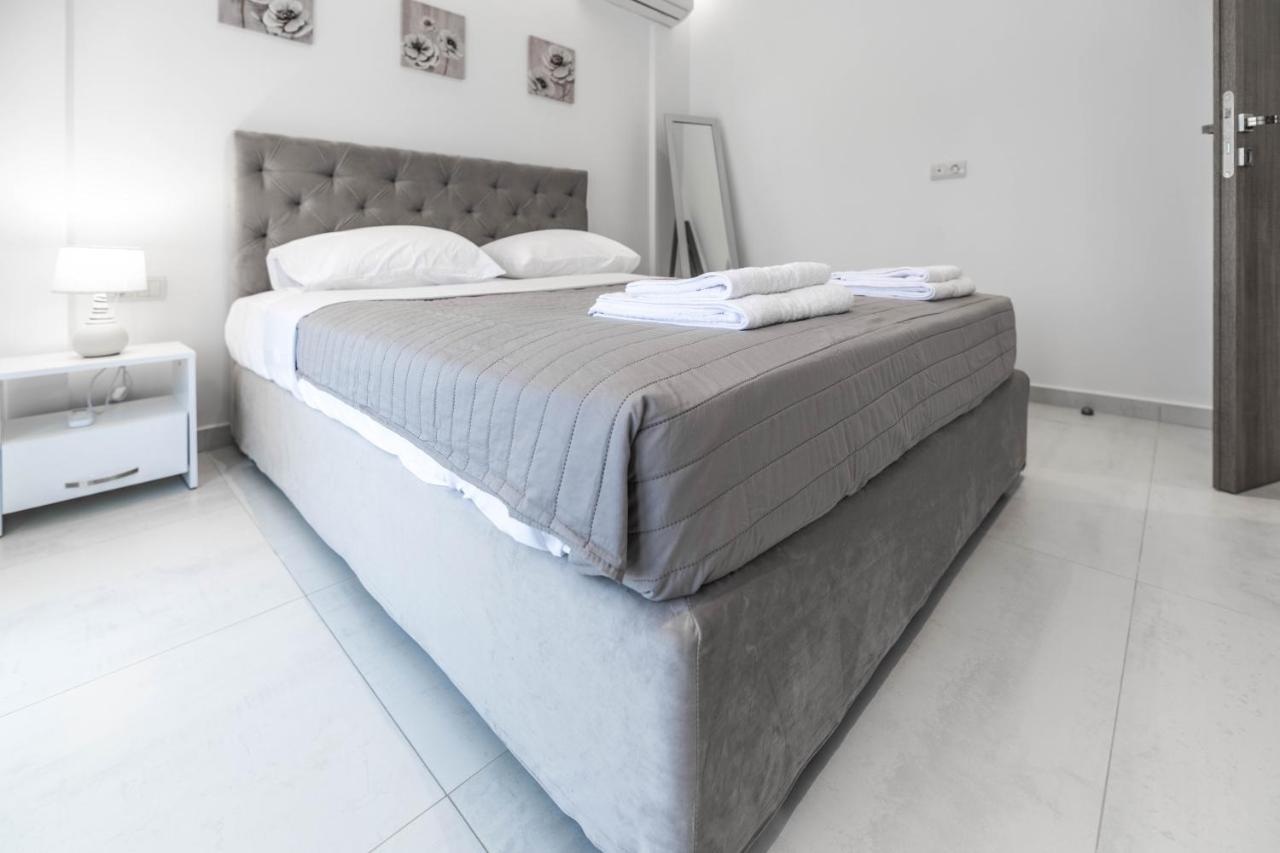 Apartment Demiani House